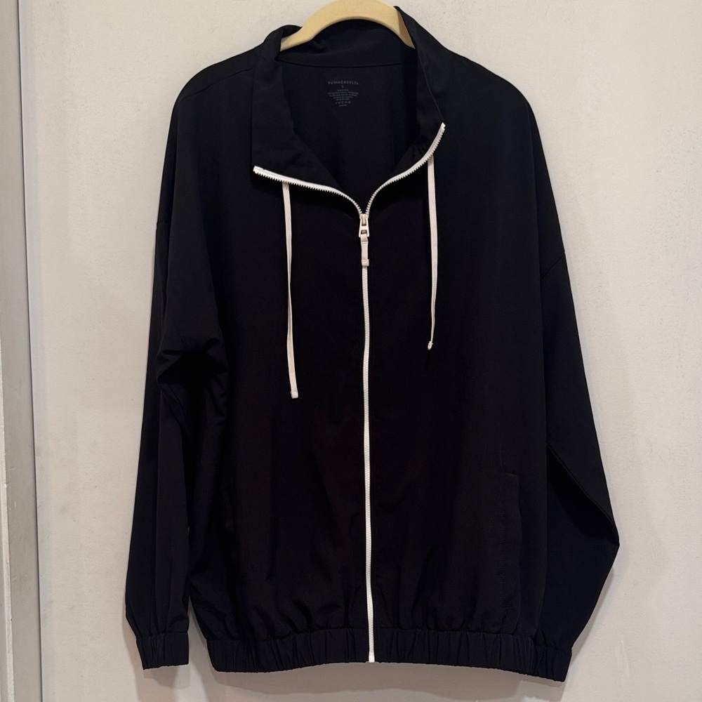 Summersalt Large Black Zip-Up white detail lightweight Jacket
